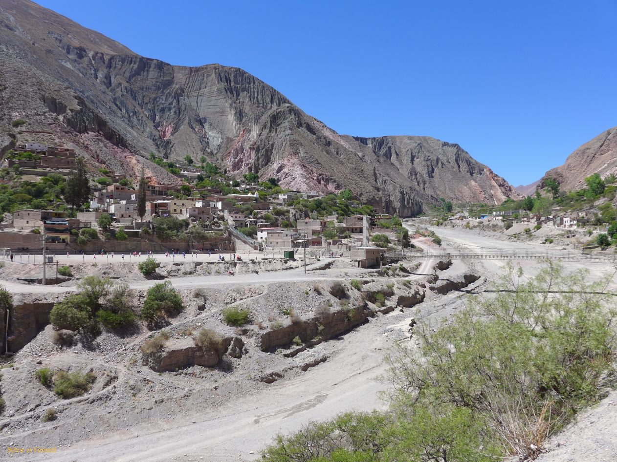 La Quebrada Iruya l'entrée du village rive gauche