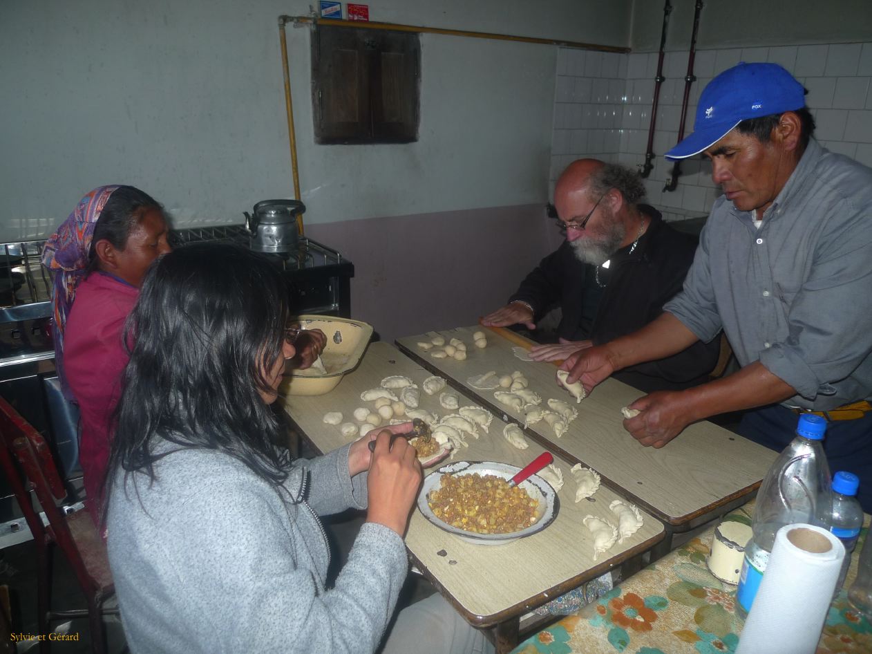 Argentine Nord Puna Susques à San Juan l'école  197 confection des empanadas Gérard