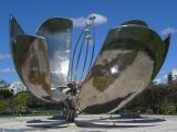 Argentine 2009 Buenos Aires Recoleta Floralis Generica  011