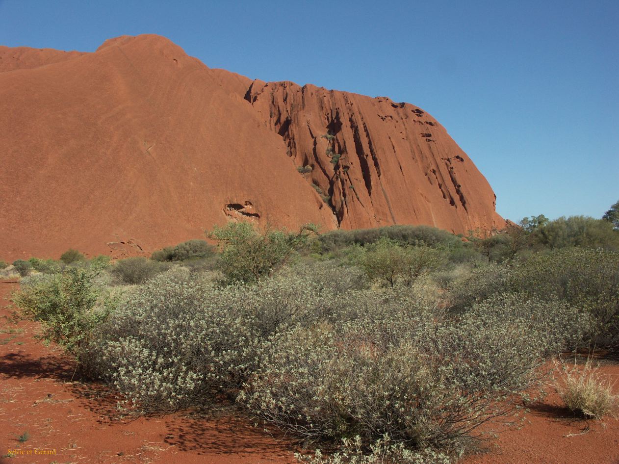 B 225 Ayers Rock