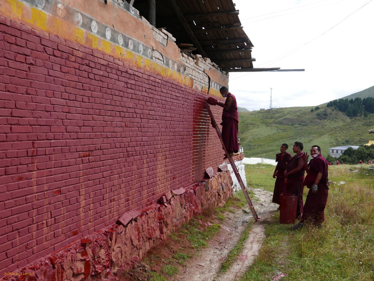 04 13 Langmusi Kerti Gompa retouches de rouge