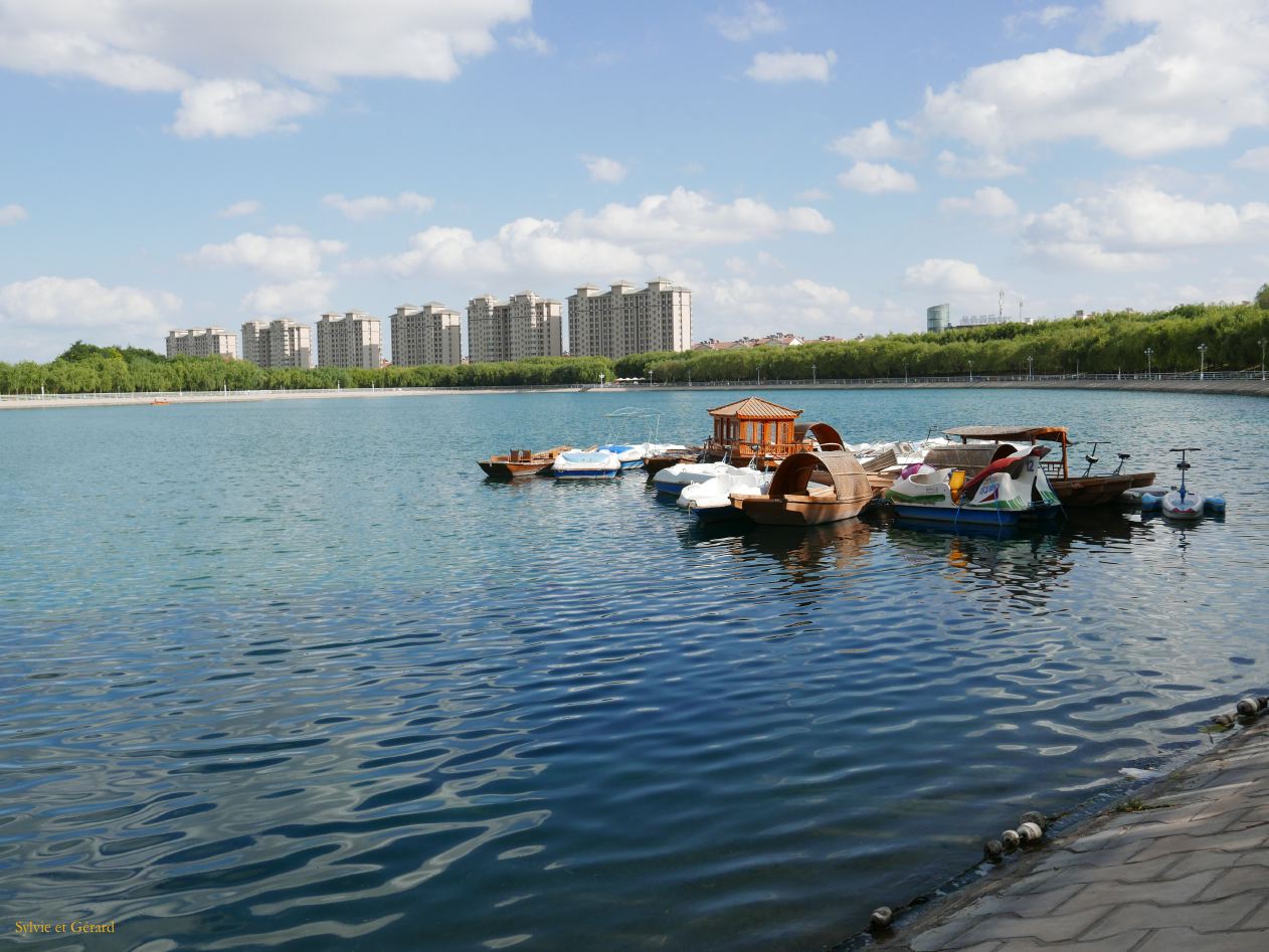 07 17 Jiayuguan la ville Parc Donghu Lake 