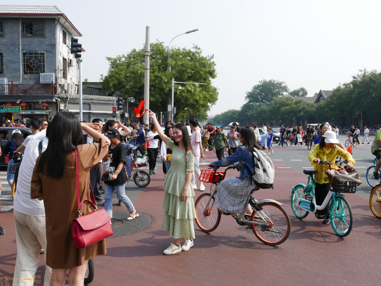 09    Pekin 30 quartier Nanluoguxiang le 1er octobre jour de la commémoration de la création de la RPC 