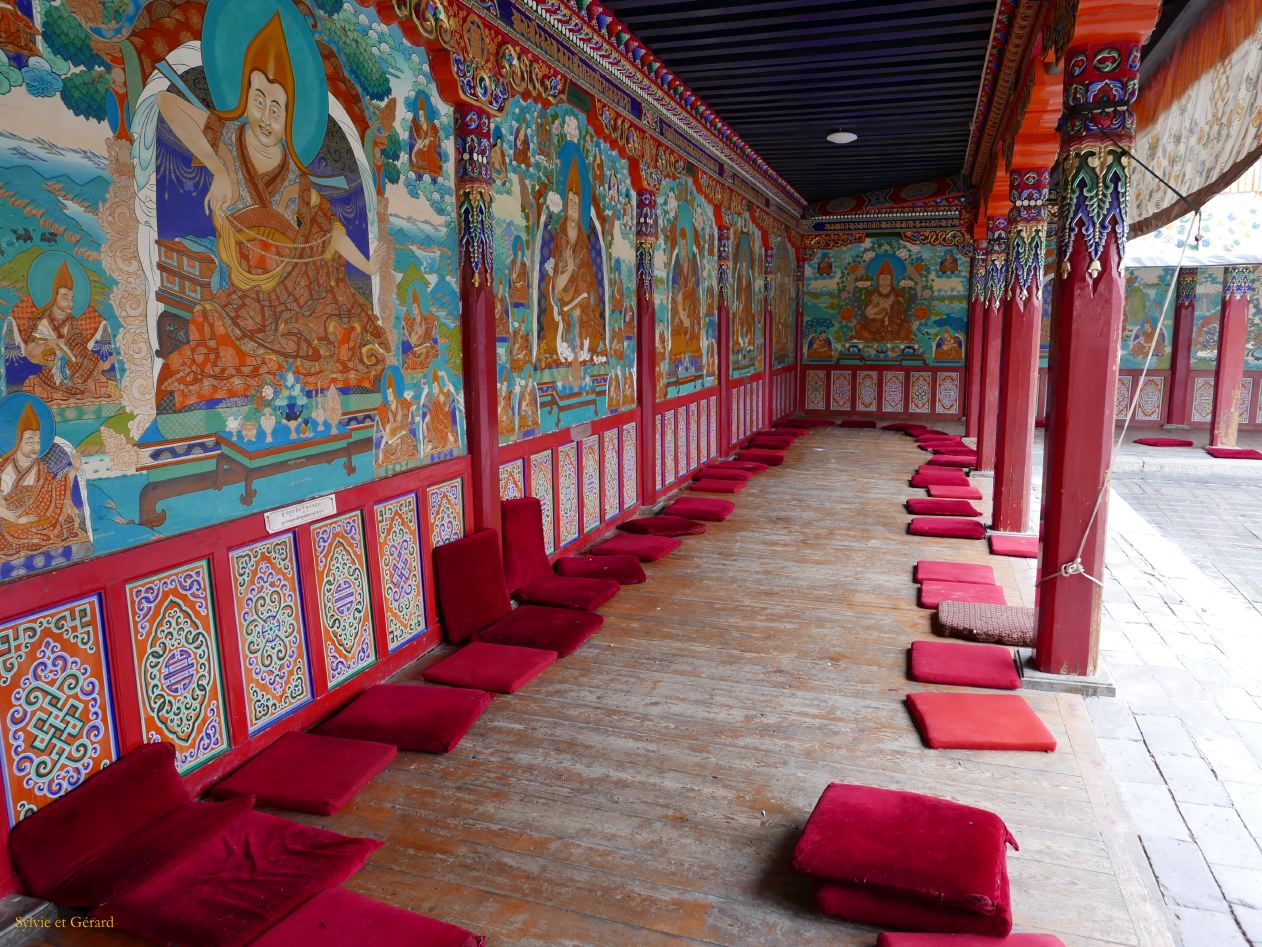 02 12 Tongren Monastère Longwu 