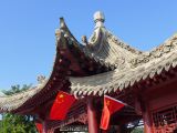 08 25 Tianshui temple Fuxi les drapeaux rouges  