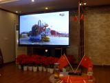 09    Pekin 32 quartier Nanluoguxiang commémoration des 70 ans à la télé dans un hôtel 