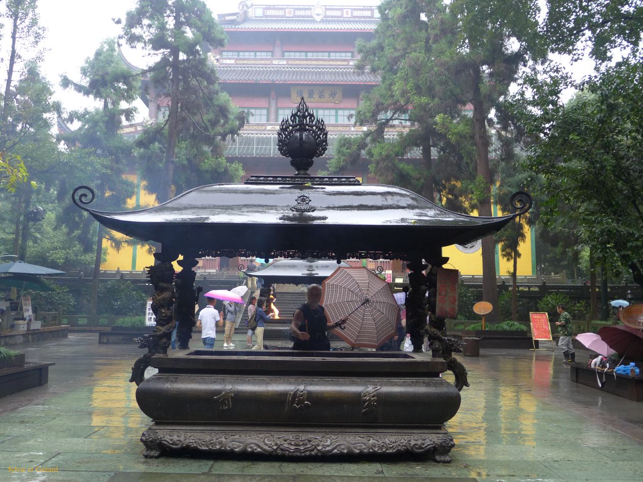 vers Hangzhou 30 parc Felaifeng et temple Lingyinsi
