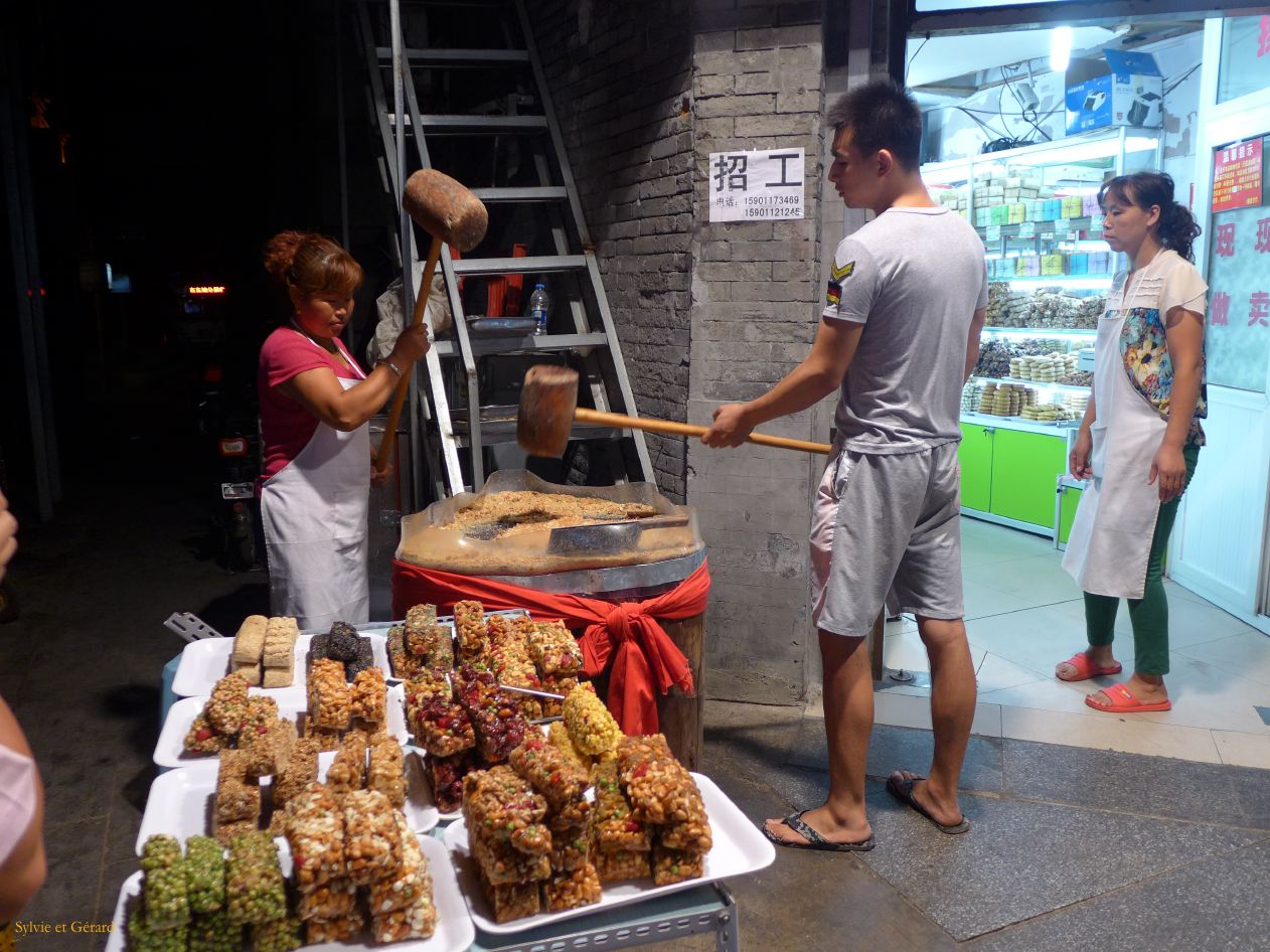 à Pekin quartier Dashilar 05 nougat chinois