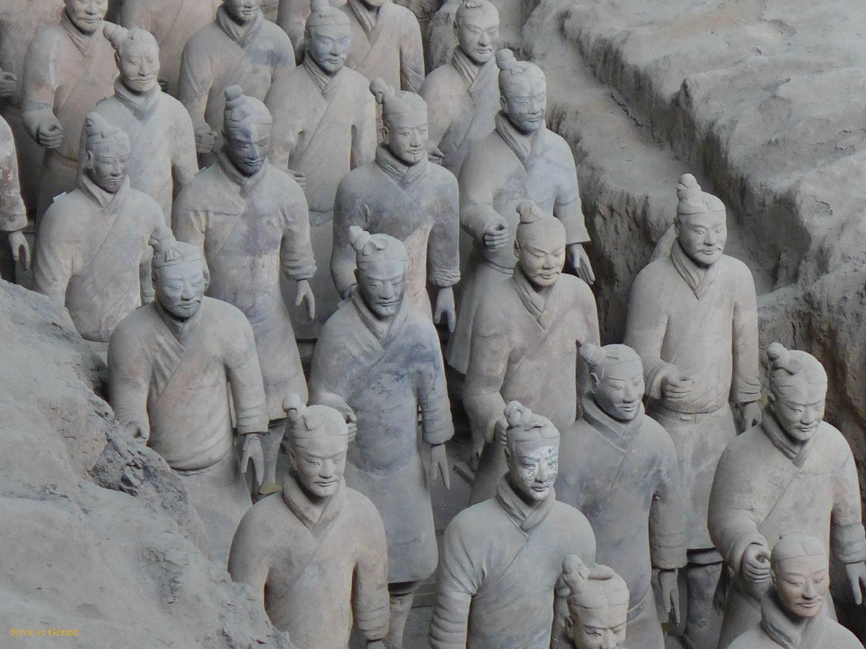 Xian 03 l'Armée Enterrée les soldats mesurent entre 1,75m et 2m