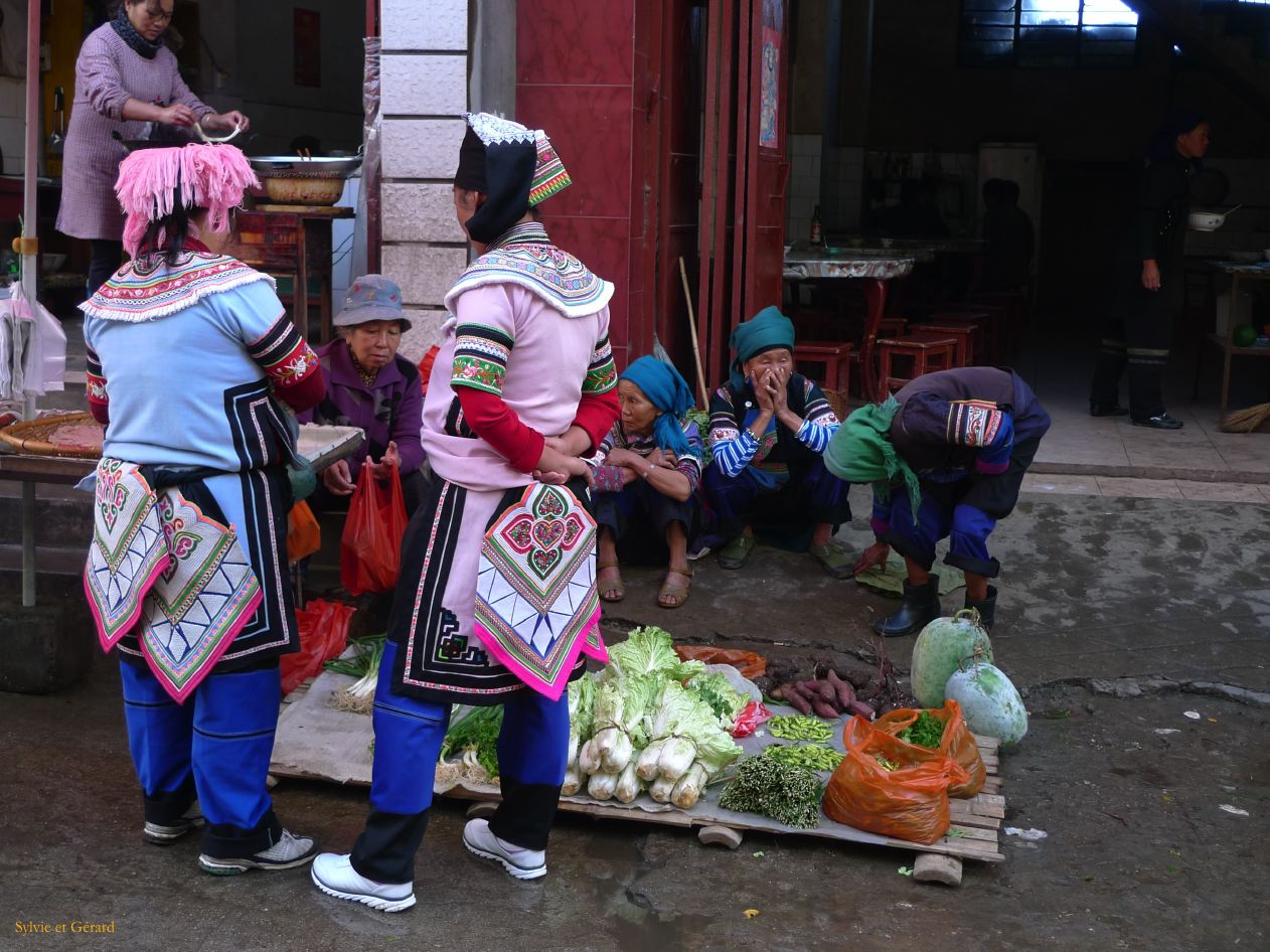 642 Yuanyang jour de marché en ville
