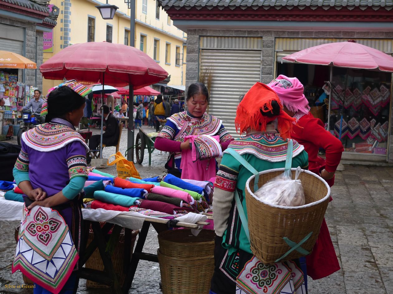 652 Yuanyang jour de marché en ville