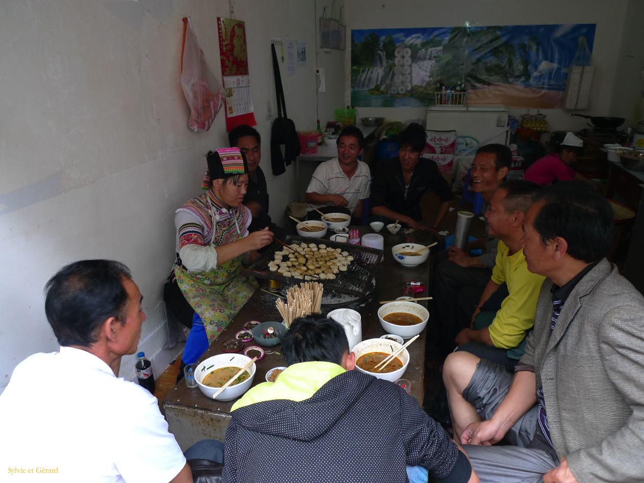 658 Yuanyang jour de marché en ville