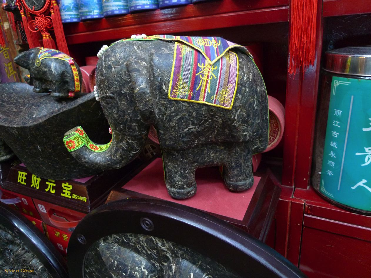 099 Lijiang La Vieille Ville thé l'éléphant !