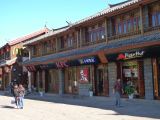 084 Lijiang La Vieille Ville des enseignes internationales