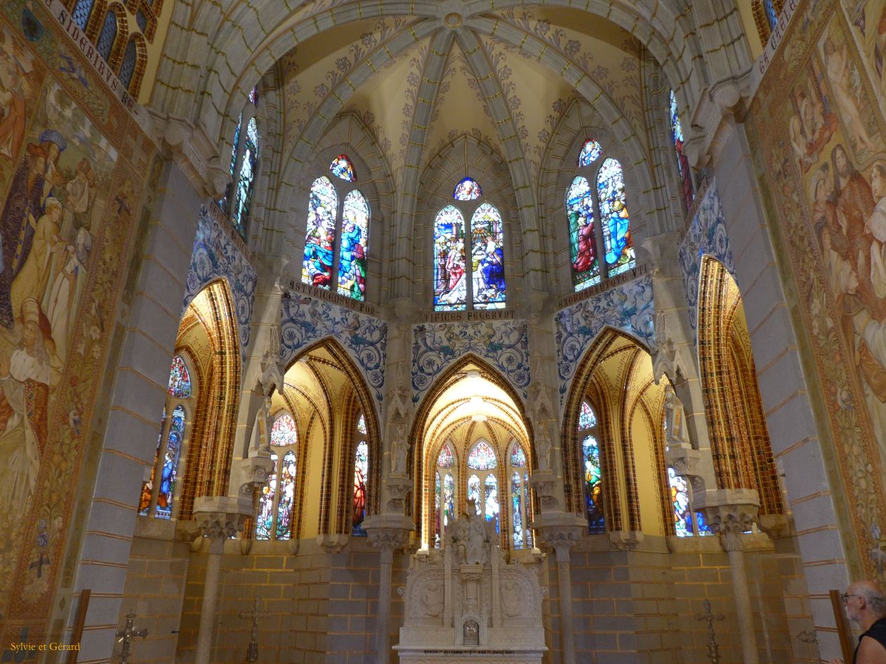 03 Castille et Leon 07 Astorga Palacio Gaudi - intérieur  P1400256