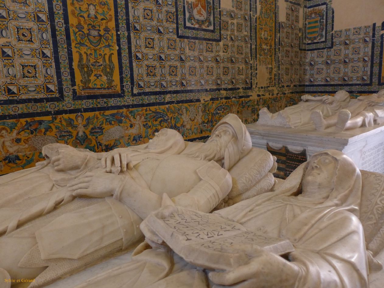 130 Monasterio de la Cartuja gisants de la salle capitulaire 