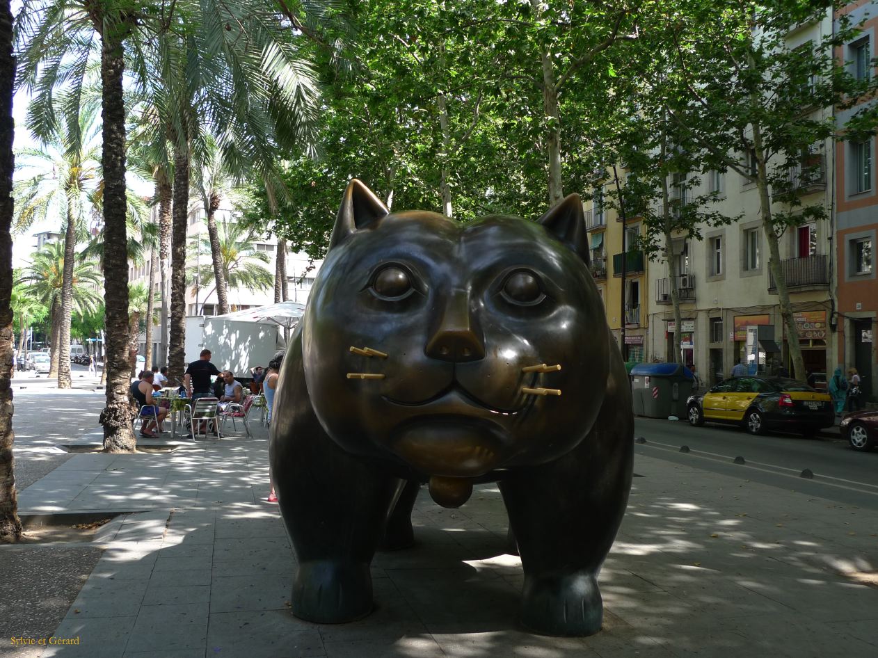 130 Barcelone El Raval La Rambla le Chat de Fernando Botero  015