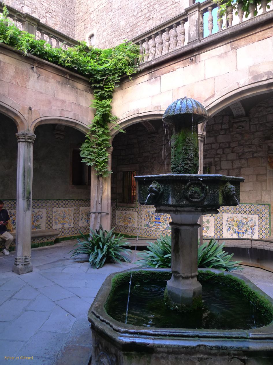 034 Barcelone Barri Gotic Dasa de l'Ardiaca