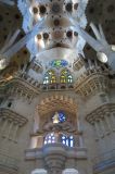 107 Barcelone L'Eixample La Sagrada Familia l' intérieur