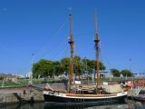 065 Barcelone Port Vell Le long du moll