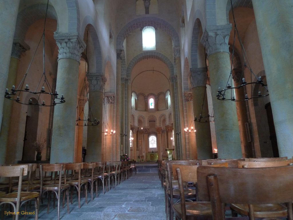 88 St Nectaire l'église  014