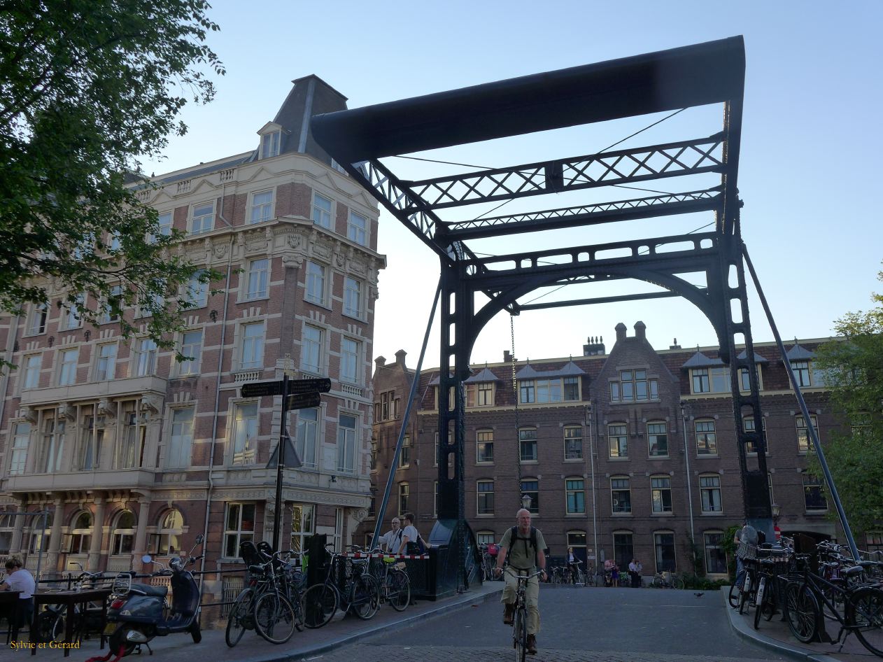 014 Prinsenhof damrak