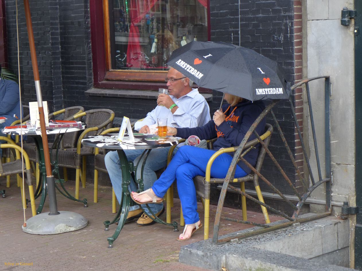 019 Prinsenhof-  sous parapluie