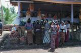 Java Bali 1989-153 Bali préparation des offrandes pour une crémation 