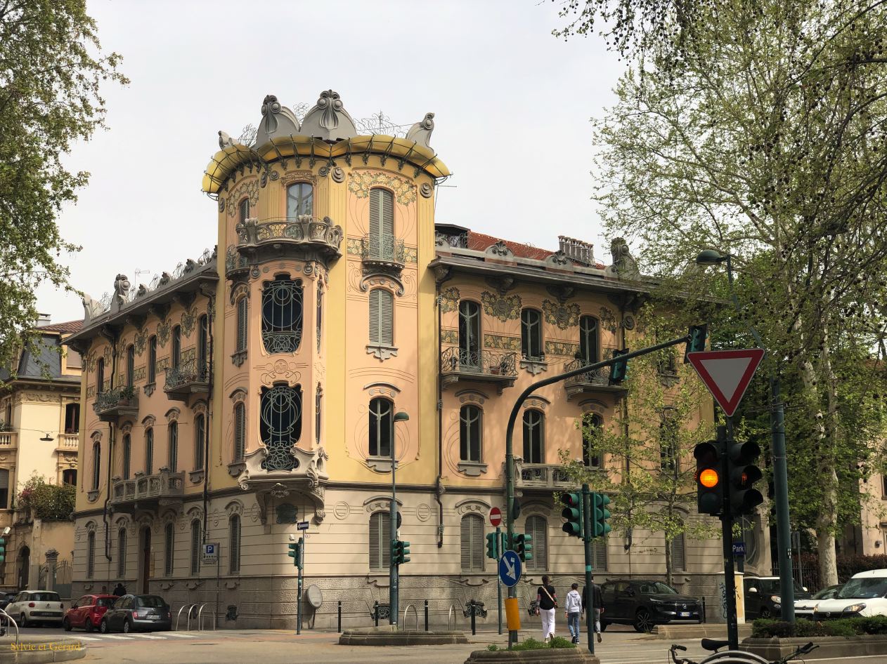 54 Turin  casa Fenoglio Lafleur corso Francia  IMG_2092