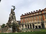 46 Turin piazza Statuto monument dédié aux morts du percement du tunnel du Fréjus 1879 IMG_2095