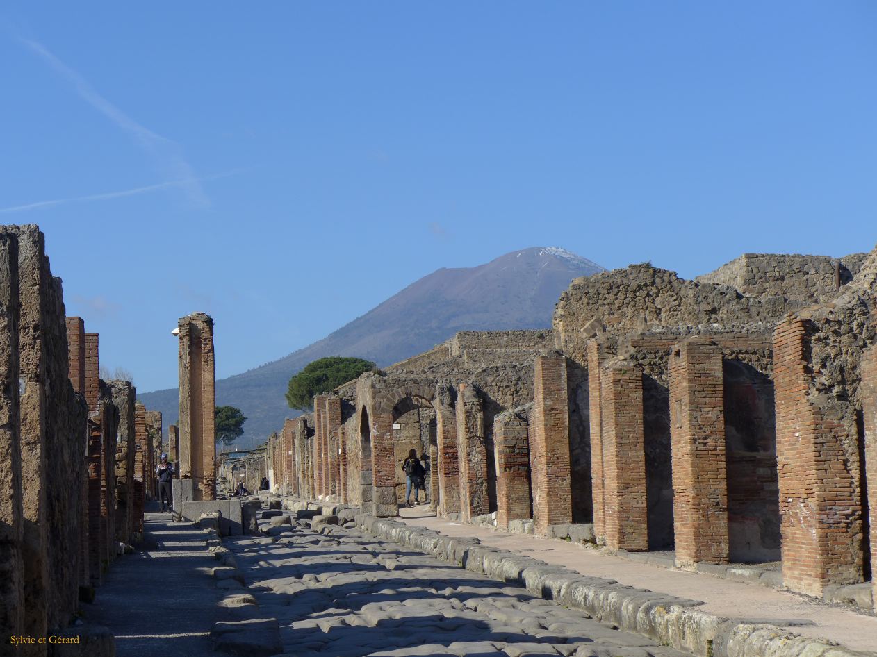 055 Pompei les routes P1360158