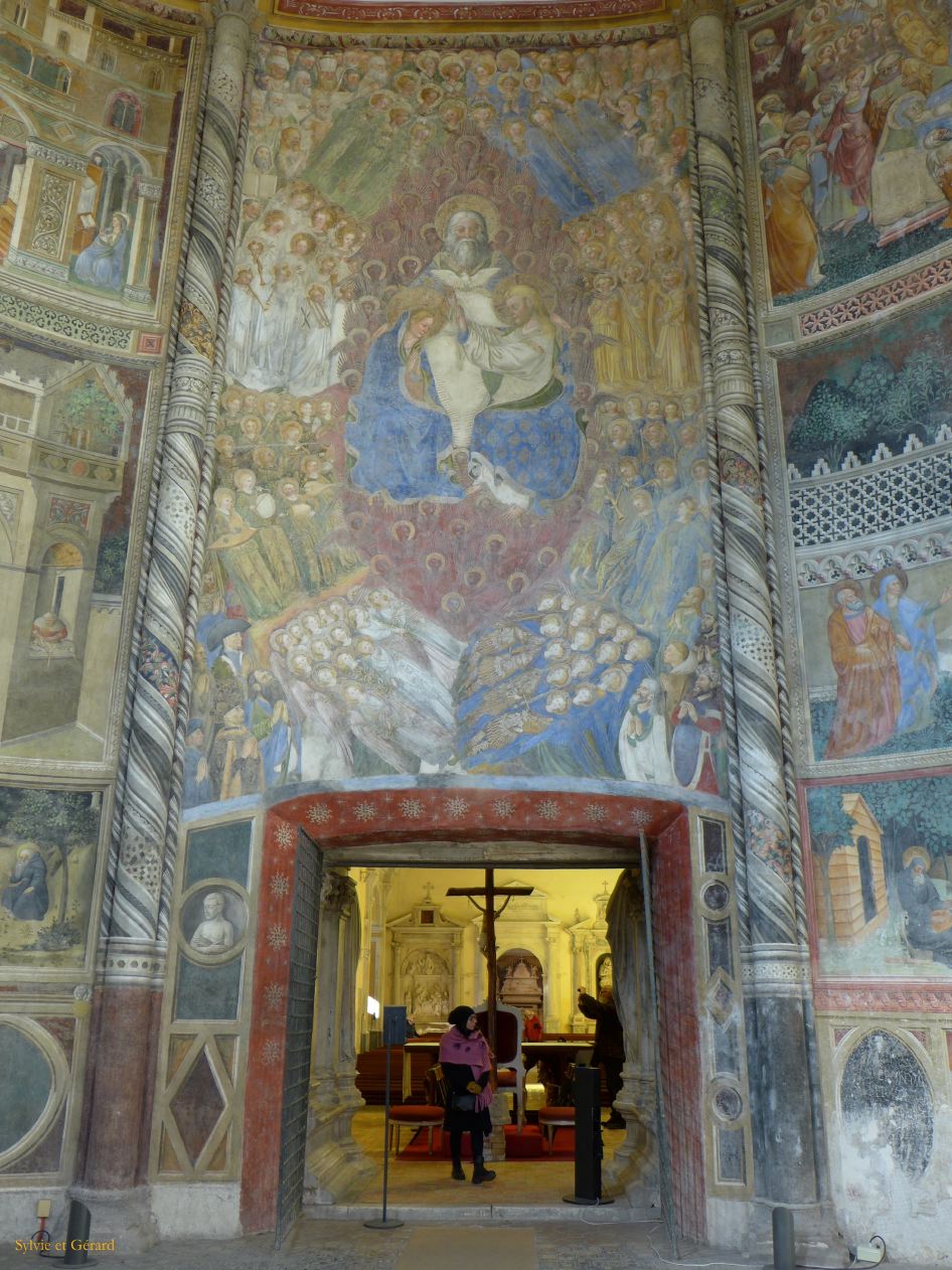 063 chiesa di Giovanni a Carbonara   chapelle Caracciole del Sole de 1427  P1360259