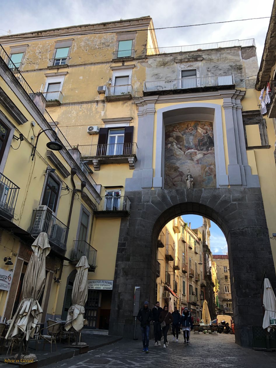 068 porta san Gennaro piazza Cavour IMG_6520