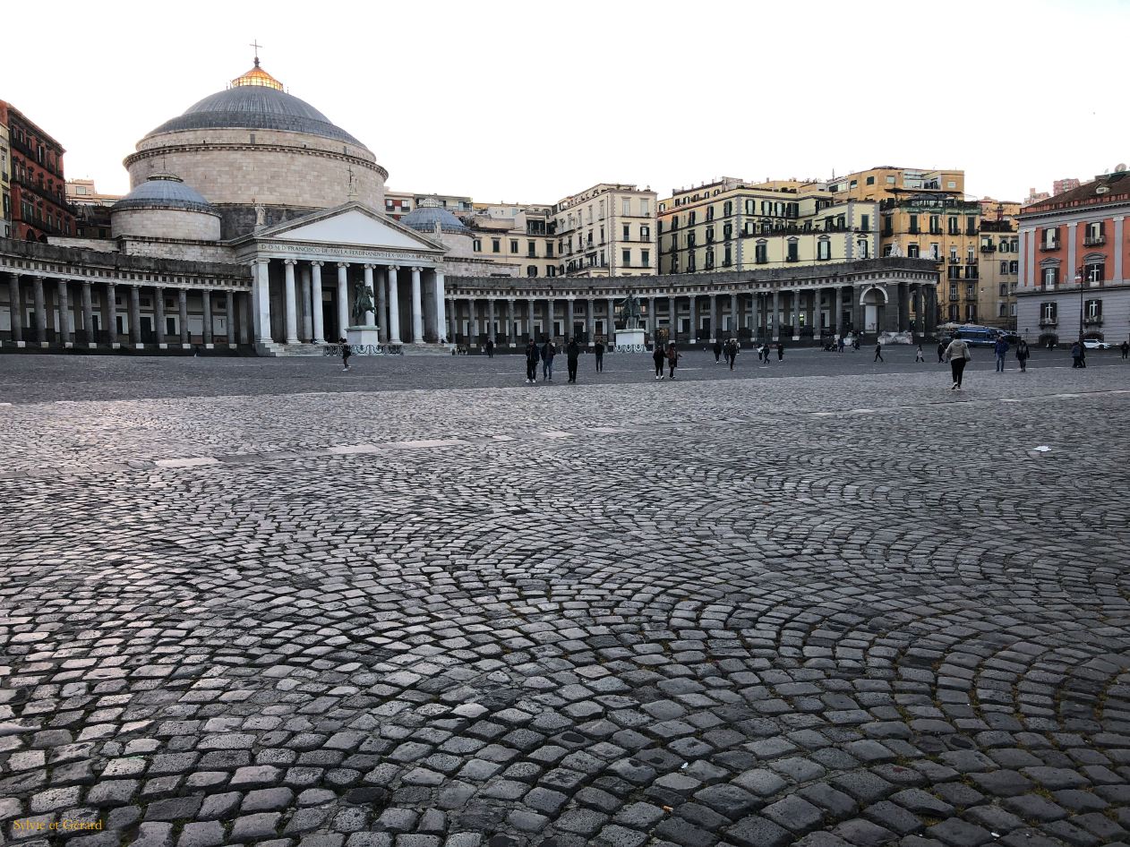 009 piazza Plebiscito basilica san Francesco di Paola IMG_3577