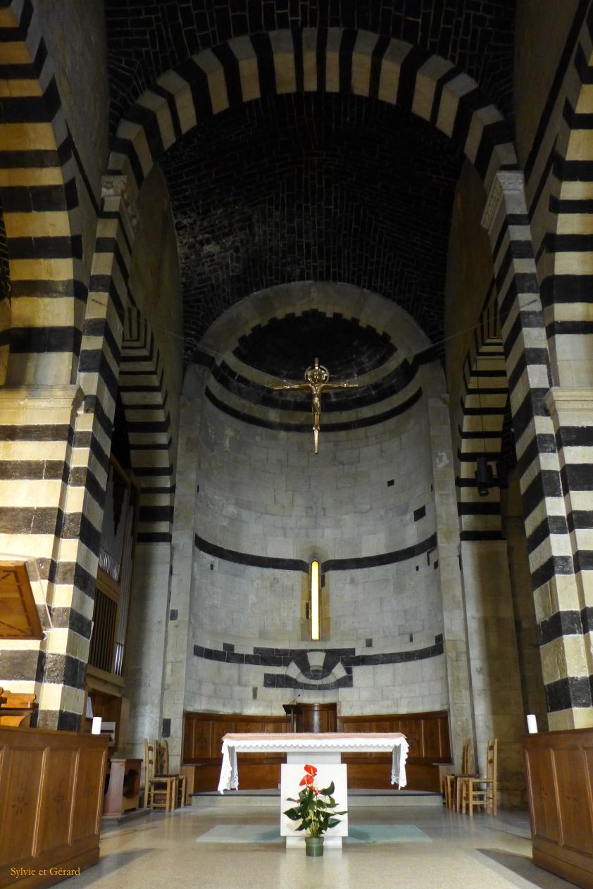 24    Borruta basilica San Pietro di Sorres et son cloître  6 P1280182