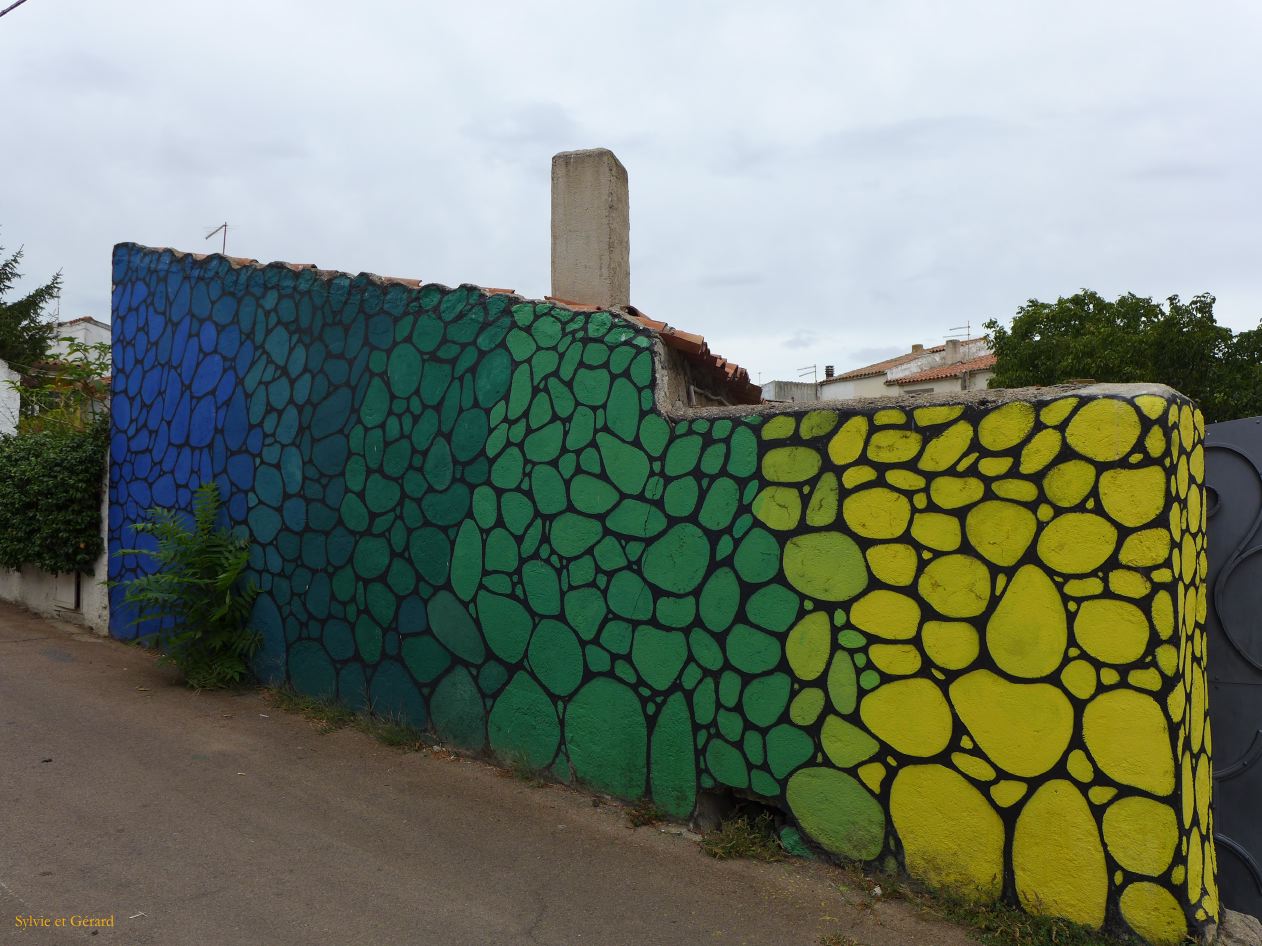 06  Telti village et murales P1260887