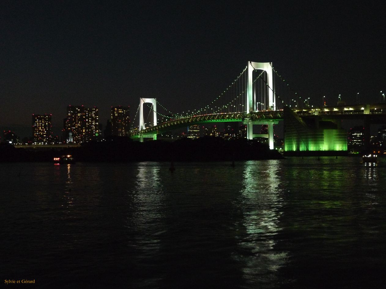 A Tokyo 011 quartier Asakusa en bateau sur la Sumida jusqu'à Rainbow bridge