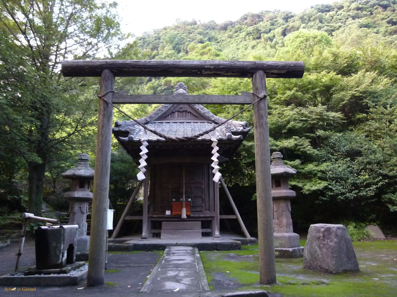 D Kyûshû 089 Kagoshima Jardin Sengan-en vues sur Sakuajima 