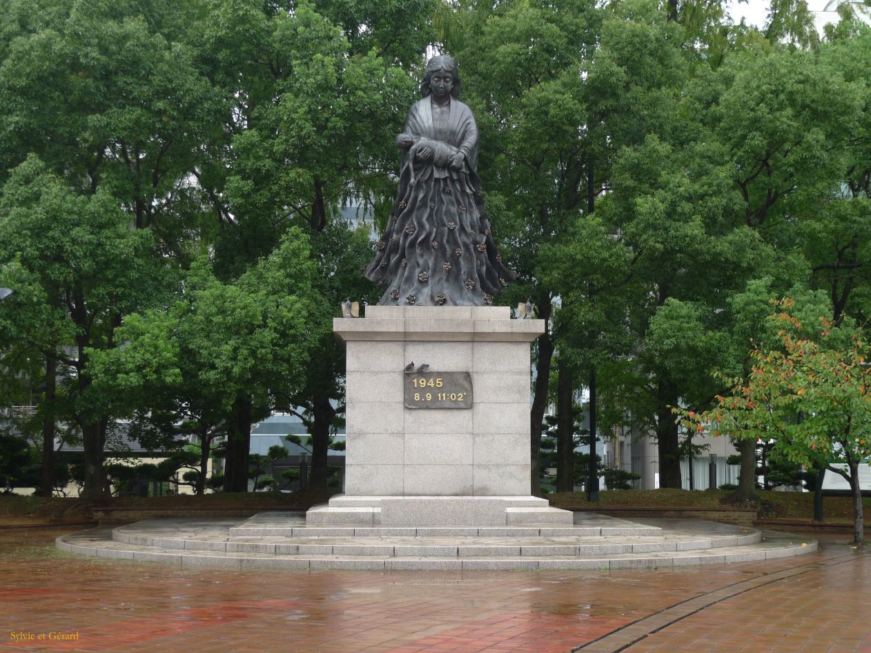 D Kyûshû 136 Nagasaki le quartier d'Urakami et la bombe atomique