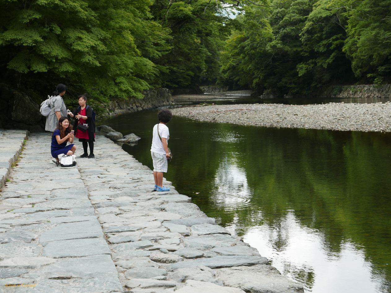 E Ise Shi Naiku 4 la rivière Isuzu
