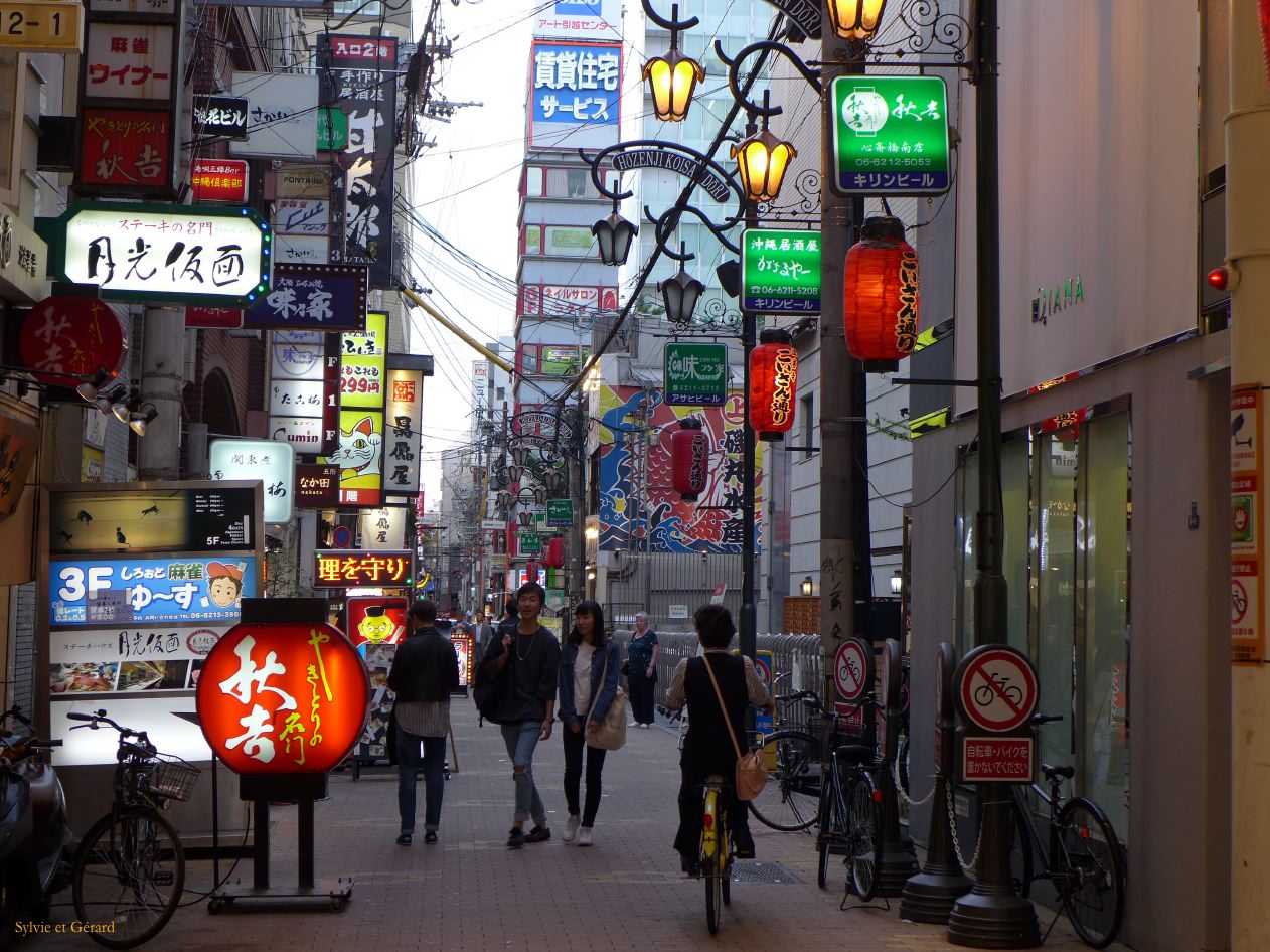 F Osaka Dotombori 11 