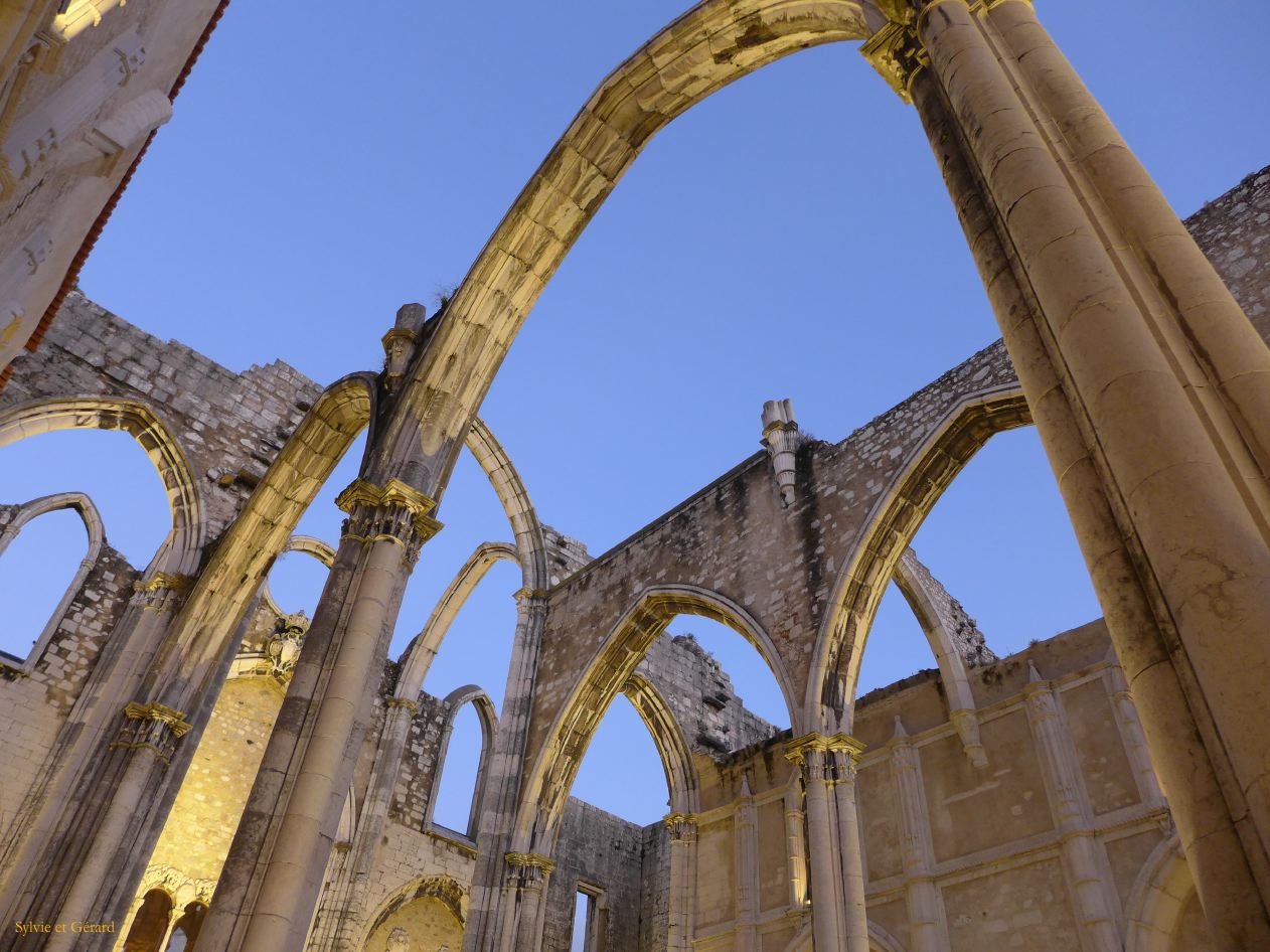 34 Lisbonne Igreja do Carmo 