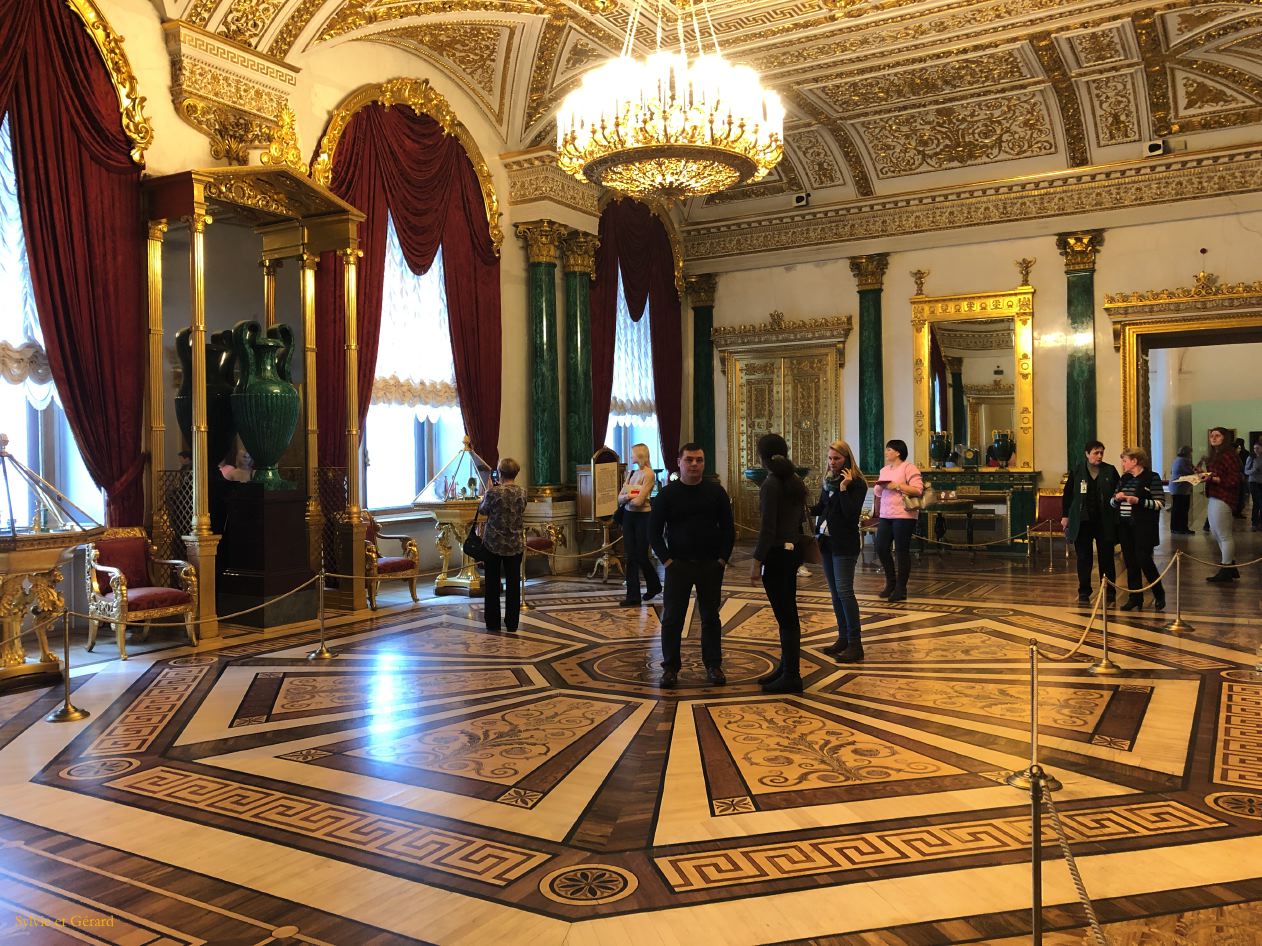 86 Saint Pétersbourg Ermitage le salon de malachite 