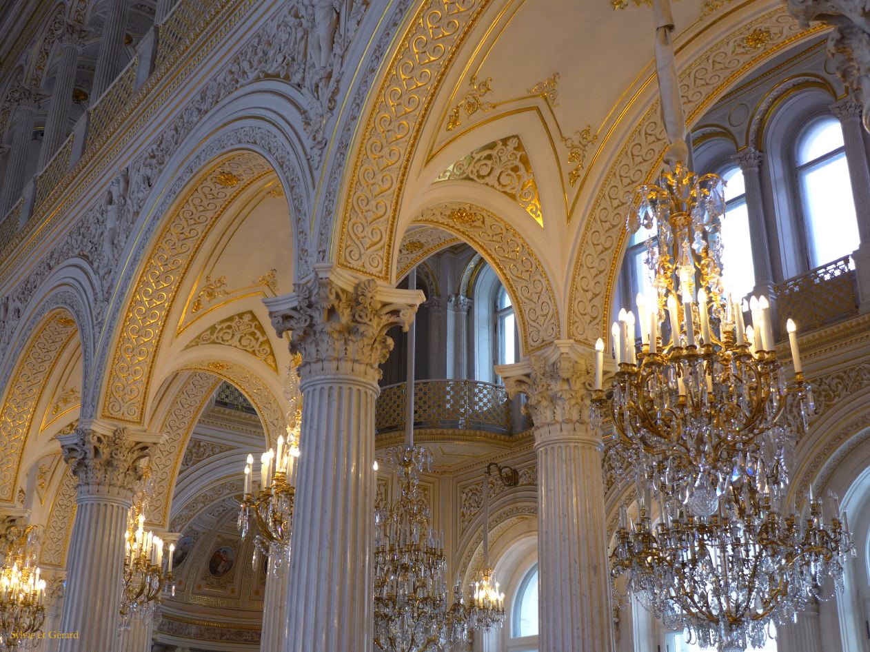 87 Saint Pétersbourg Ermitage salle du Pavillon et ses 28 lustres
