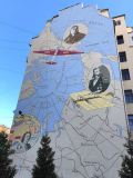 31 Saint Pétersbourg Ile Petrogradsky les fresques murales Tchkalovsky, en haut l'aviateur Tchkalov et son Tupolev avec lequel il établit un record de vol sans escale entre Moscou et le Kamtchatka en 1936