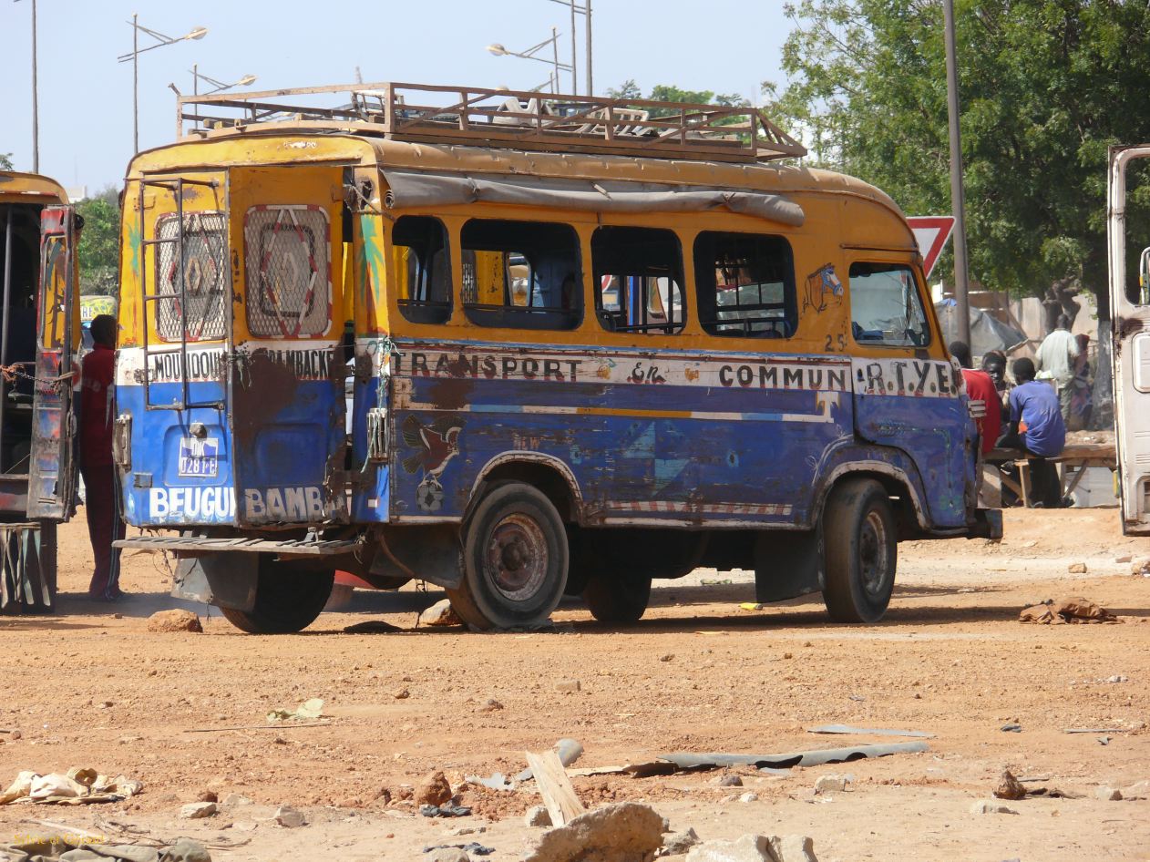 A 07 Dakar car boubou