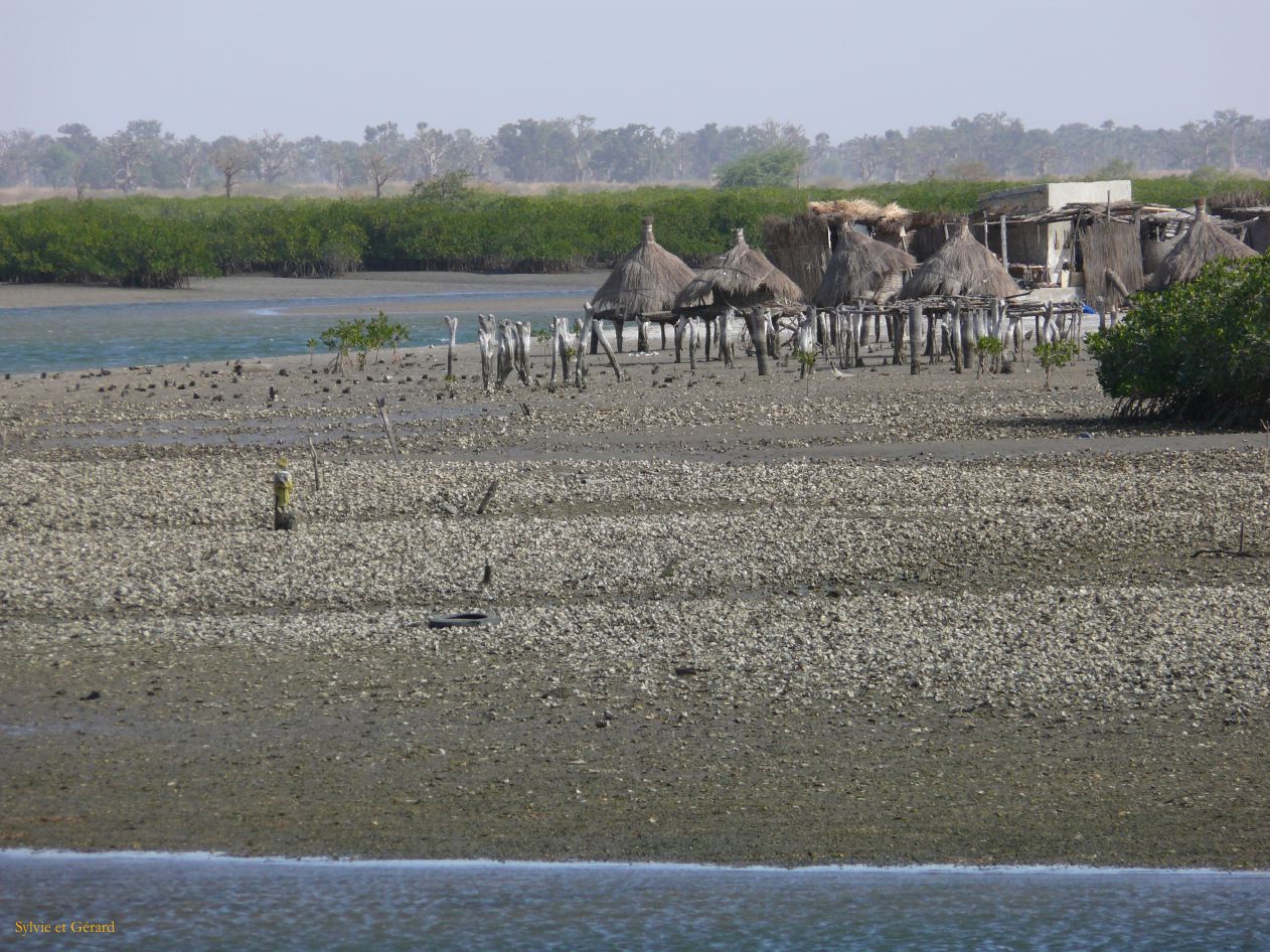 K 12 Joal Fadiout greniers sur pilotis