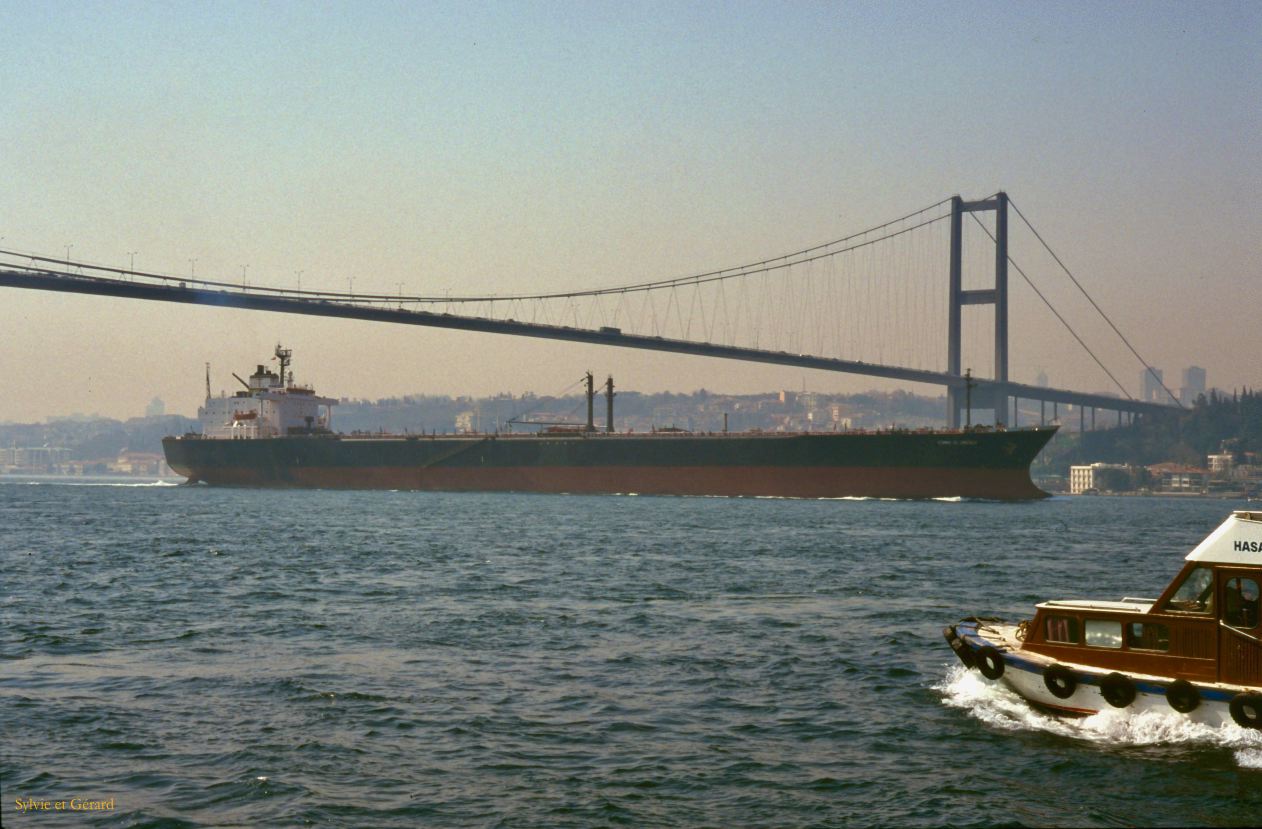 Turquie 2000-014  sur le Bosphore
