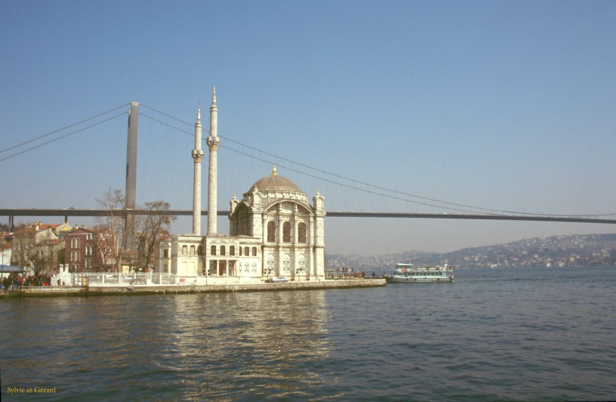 Turquie 2000-022  sur le Bosphore