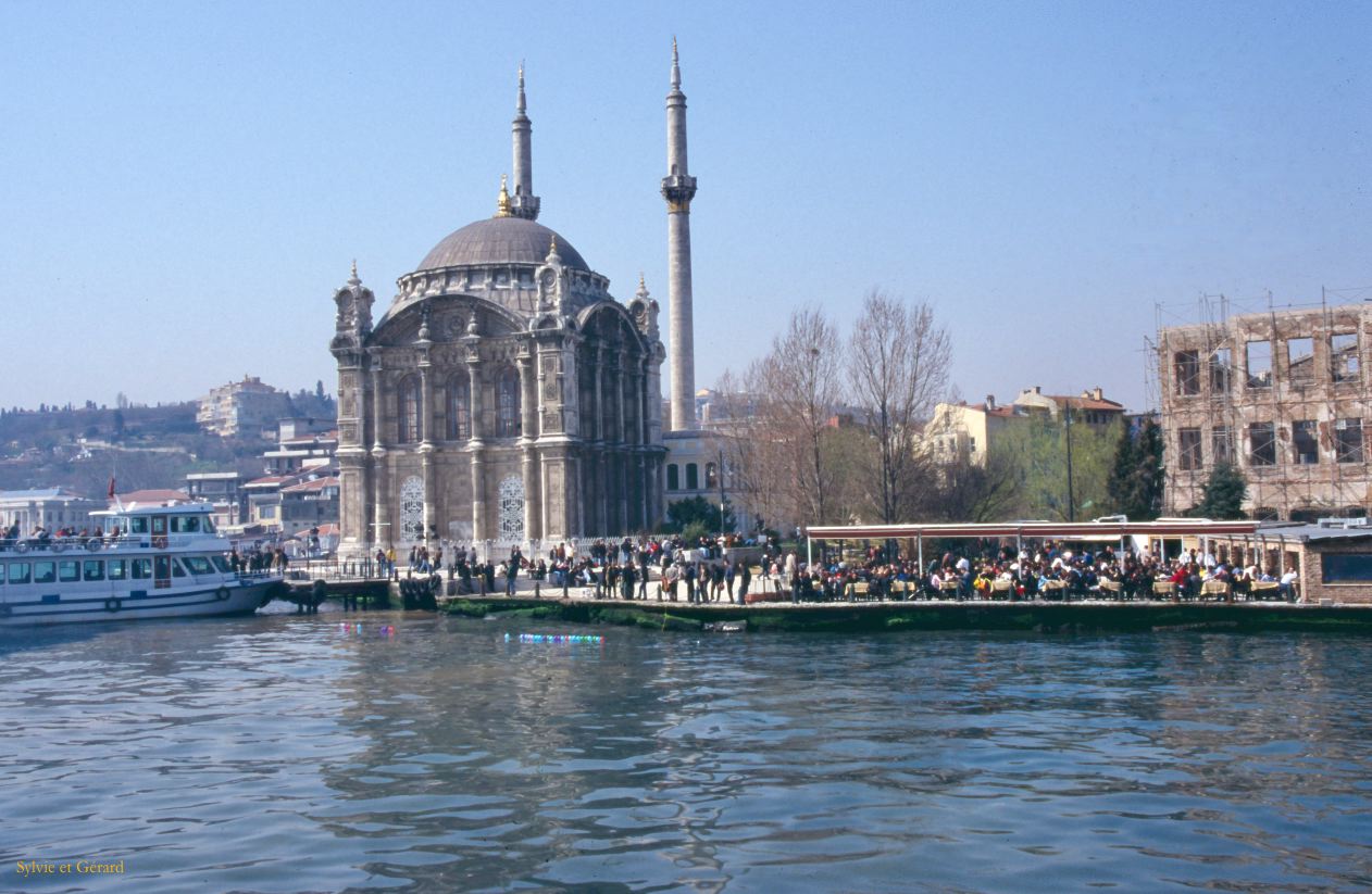 Turquie 2000-028  sur le Bosphore